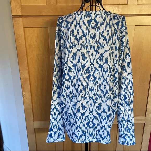 Exclusive blue and white long sleeve Top size XL - Picture 5 of 8